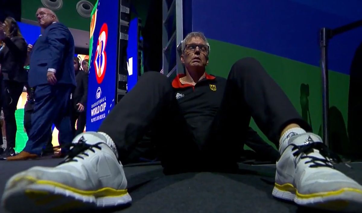 Emoții duse la extrem » Cum a fost surprins selecționerul Germaniei, imediat după titlul istoric cucerit la Mondialul de baschet