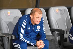 Dorinel Munteanu a răbufnit: „La penalty-ul dat pentru Dinamo, arbitrul s-a bucurat mai mult decât spectatorii” + A amenințat jucătorii: „Voi lua măsuri drastice”