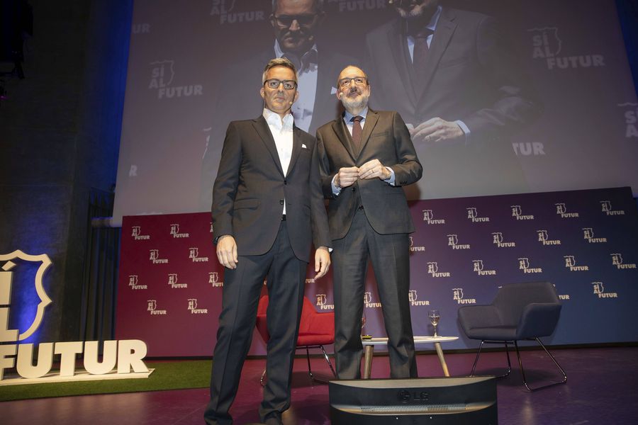 Victor Font (stânga) / Foto: Imago Images Conflict deschis la Barcelona! Îi atacă pe şefii clubului: „Ter Stegen e hărțuit. La fel au procedat și cu Xavi”