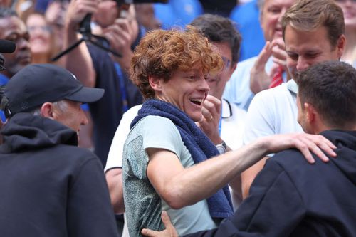 Momentul Cahill - Jannik Sinner, imediat după triumful italianului de la US Open / FOTO: Imago Images