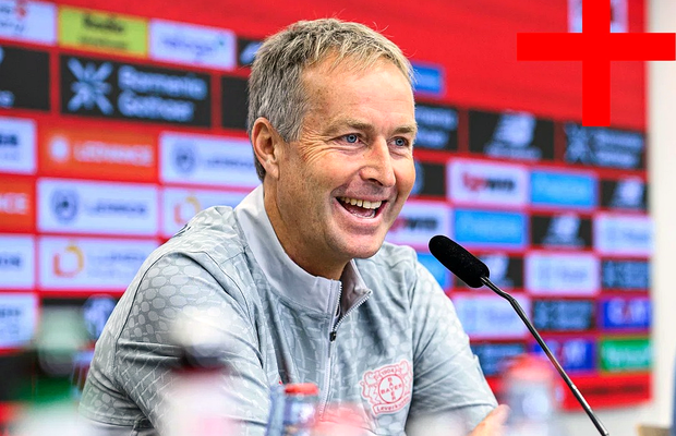 Succesorul lui Erik ten Hag vorbește despre demiterea-fulger a „bunului său coleg”: „A fost foarte haotic. Sper la ceva mai mult de 3 meciuri”