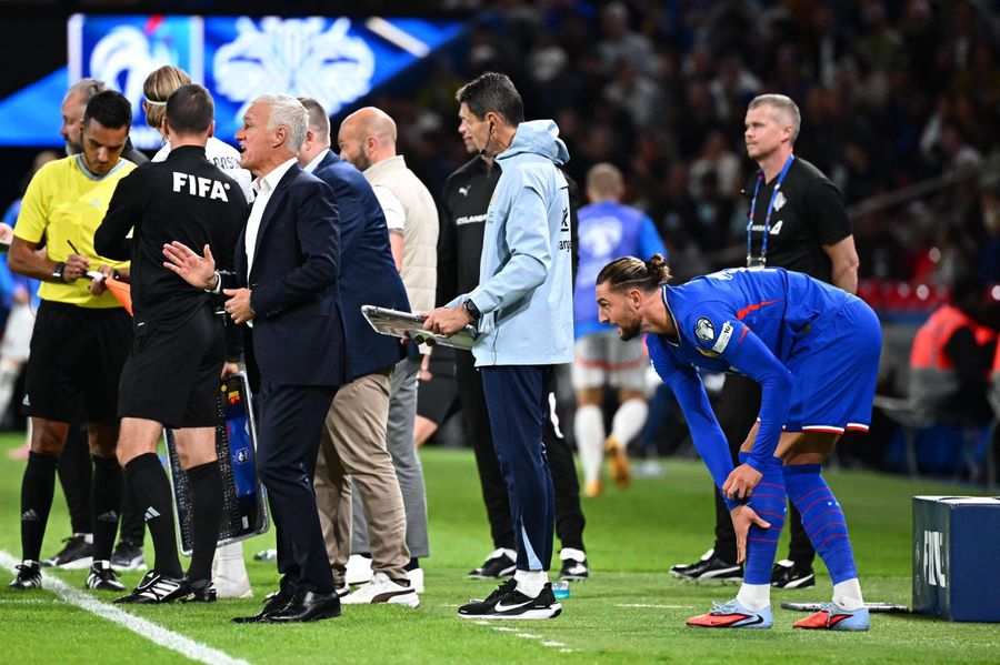 Adrien Rabiot, copleșit de huiduielile fanilor parizieni în meciul Franța - Islanda / Foto: Imago Francezul huiduit nonstop de tot stadionul la Paris! » Selecționerul Deschamps îl apără: „Este inacceptabil”