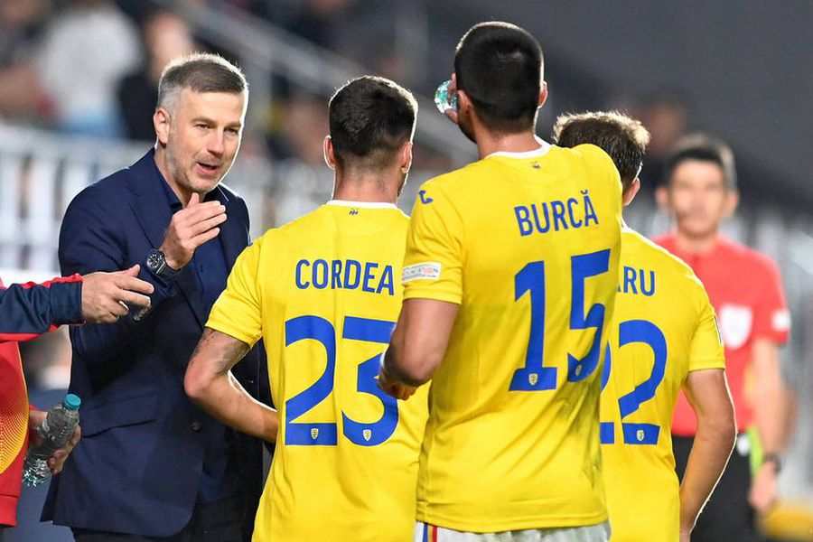 Dezvăluiri incredibile din interiorul echipei naționale: „Debandadă totală! Vin frizerii în cantonament, caterincă, maimuțăreală”