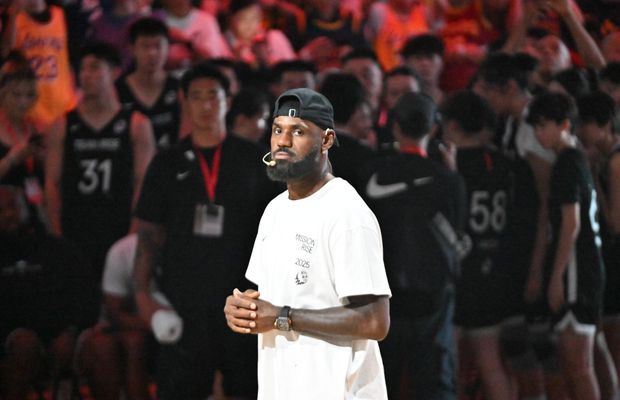 Superstarul LeBron James, în mijlocul unei controverse, după o vizită făcută în China și niște interviuri acordate jurnaliștilor asiatici