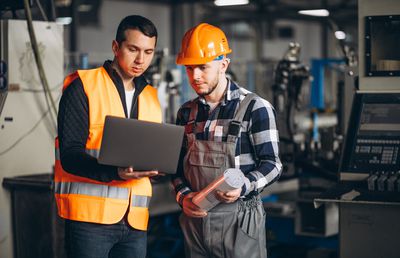 Secretele fabricilor moderne: ce nu se vede la prima privire