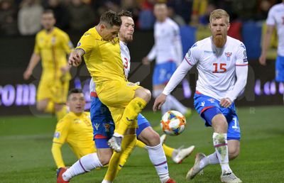 INSULELE FEROE - ROMÂNIA // Obsesia pentru fotbal: peste 15% din feroezi sunt fotbaliști! Cum a ajuns acest sport motiv de identitate națională