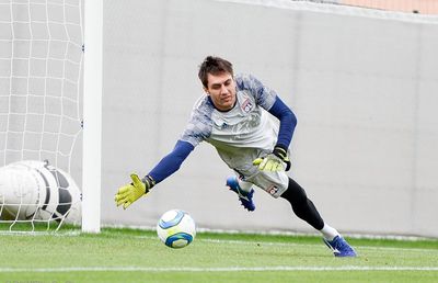 Tătărușanu și colegii săi, aproape să fie linșați de suporteri! » Cum au scăpat fotbaliștii