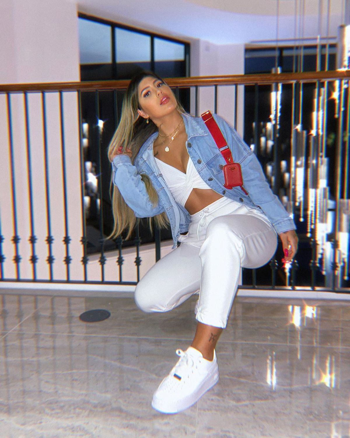 FOTO Familia nu a putut s-o oprească! A devenit model și a cucerit deja un fotbalist de top