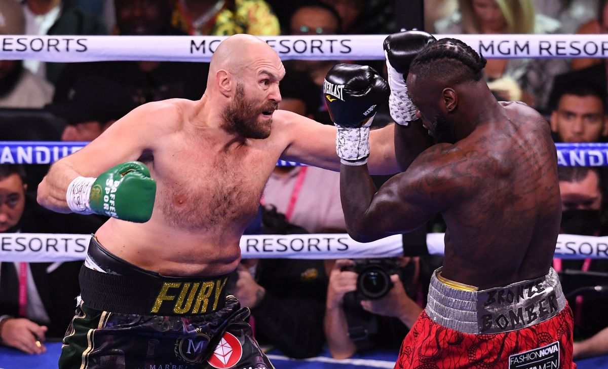Show total în Tyson Fury - Deontay Wilder » Fury câștigă prin KO după ce a fost trimis la podea de două ori