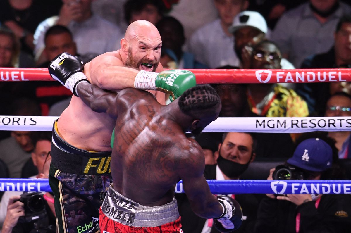 Show total în Tyson Fury - Deontay Wilder » Fury câștigă prin KO după ce a fost trimis la podea de două ori