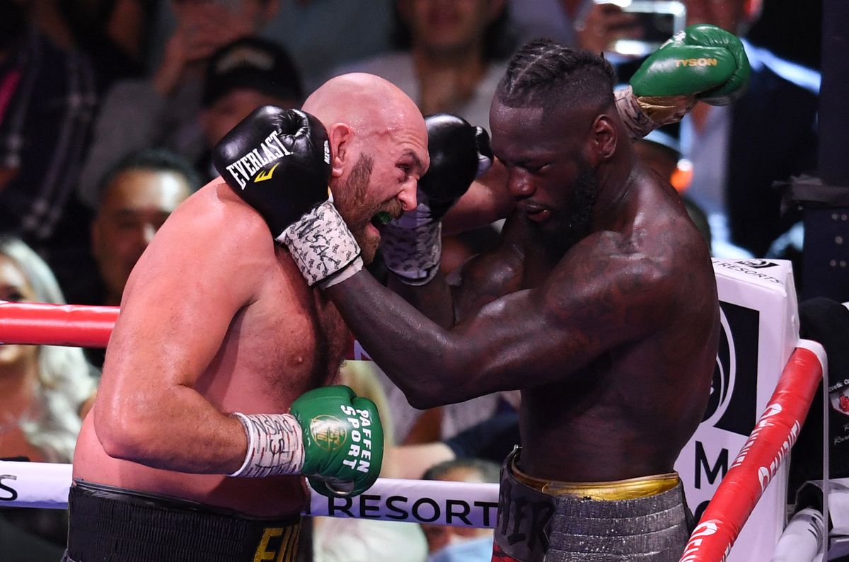 Show total în Tyson Fury - Deontay Wilder » Fury câștigă prin KO după ce a fost trimis la podea de două ori