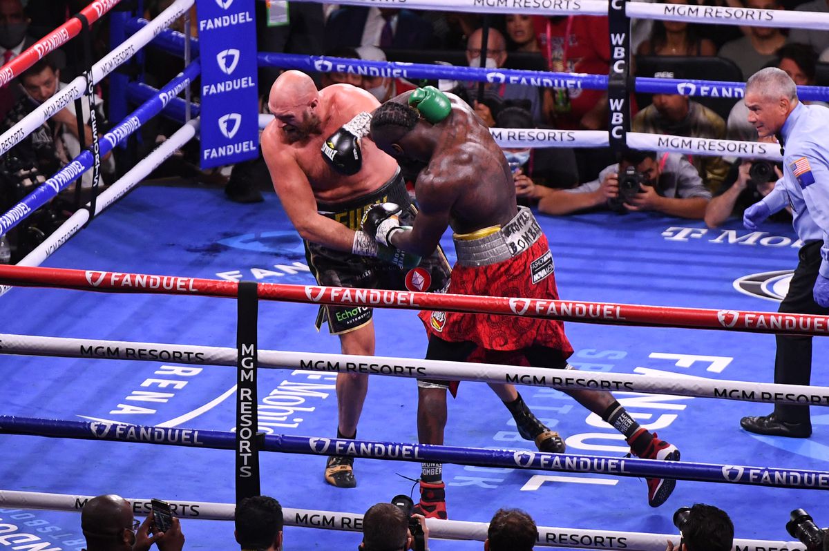 Show total în Tyson Fury - Deontay Wilder » Fury câștigă prin KO după ce a fost trimis la podea de două ori