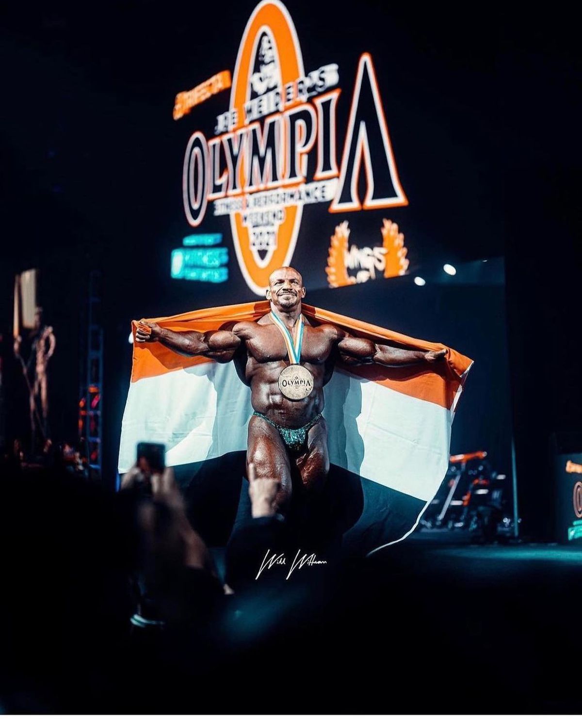 Mr. Olympia e din nou „BESTIA” Egiptului: „De pe altă planetă! Uitați-vă ce coapse are!” + Ce a făcut românul Andrei Deiu