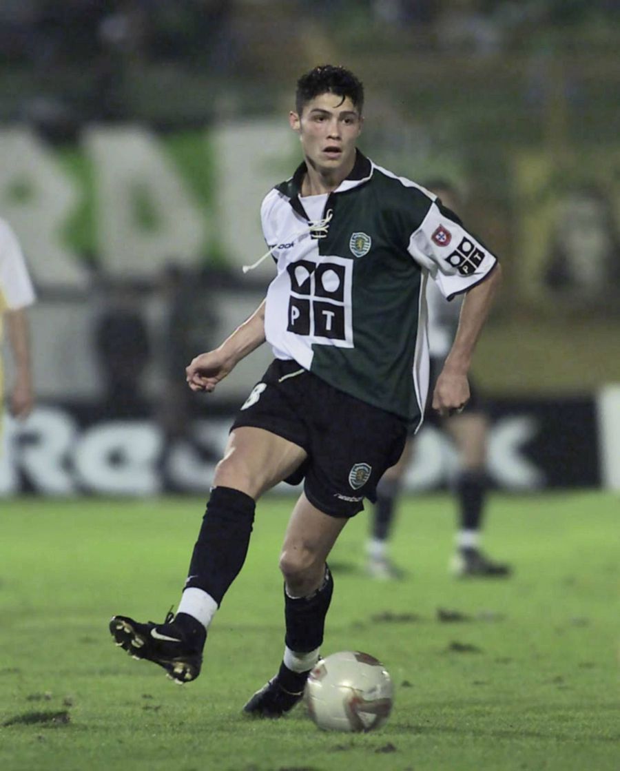 Cristiano Ronaldo, în meciul în care a marcat primul gol oficial // FOTO: Imago Primul gol al lui Cristiano Ronaldo a fost cu Boloni » Și-a aruncat tricoul, provocator: „Acesta sunt eu!”