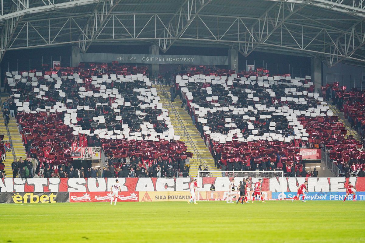 CFR Cluj și-a făcut-o cu mâna ei la Arad! Cu om în plus 20 de minute, campioana se împiedică de UTA » Clasamentul după 13 etape