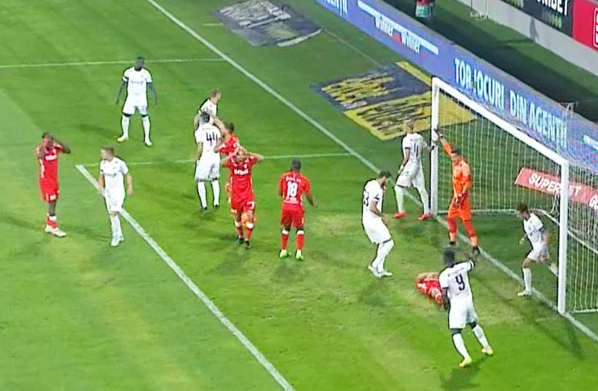 UTA și CFR Cluj au remizat, scor 1-1, în ultimul meci al rundei cu numărul 13 din SuperLigă. „Centralul” Ionuț Coza ar fi trebuit să dicteze un penalty pentru arădeni în minutul 2.