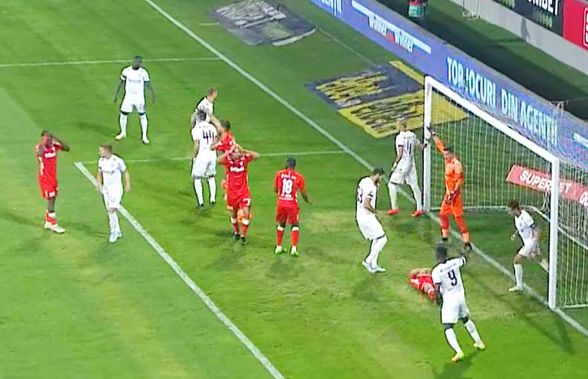 CFR Cluj, iertată de un penalty la Arad! Verdictul specialistului: „Îl lovește în mod evident! Decizia corectă, lovitură de la 11 metri!”