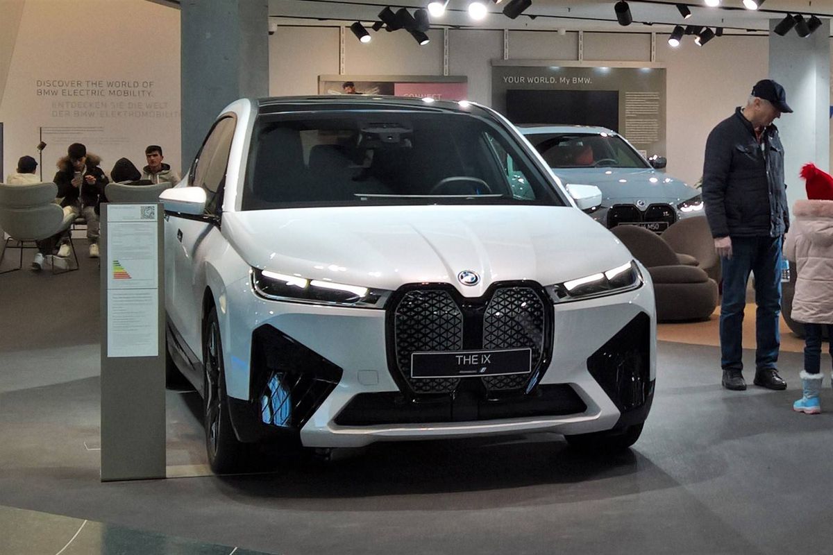 Jucătorii de la Real Madrid au primit BMW-uri de serviciu » Bellingham a ales modelul cel mai scump, cu 653 de cai putere