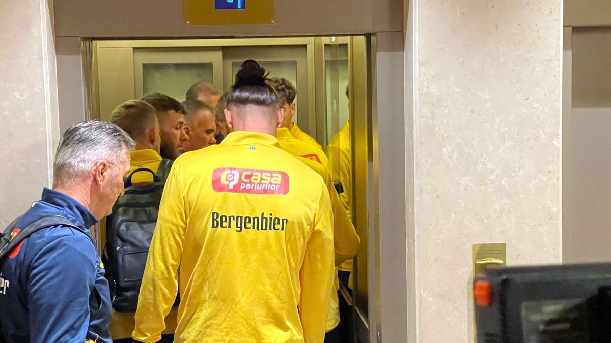 Sosirea naționalei României la hotelul din Budapesta