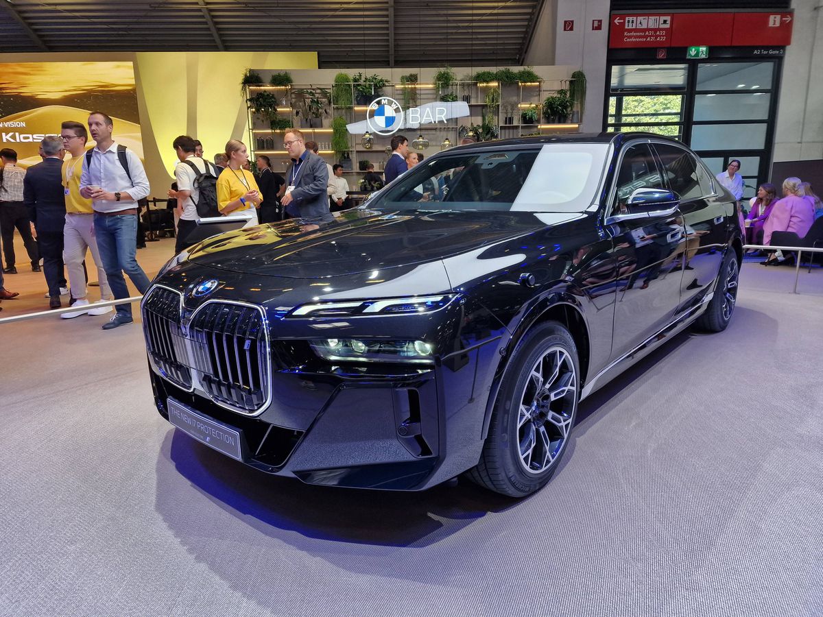 Jucătorii de la Real Madrid au primit BMW-uri de serviciu » Bellingham a ales modelul cel mai scump, cu 653 de cai putere