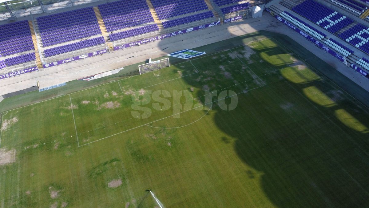 Gazon „dalmațian” » Gazeta a surprins imagini șocante pe stadionul lui Ujpest, unde România va juca cu Belarus