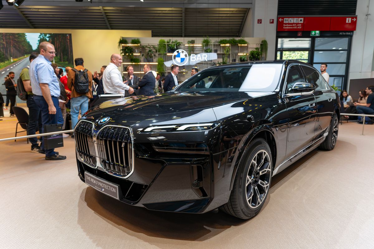 Jucătorii de la Real Madrid au primit BMW-uri de serviciu » Bellingham a ales modelul cel mai scump, cu 653 de cai putere