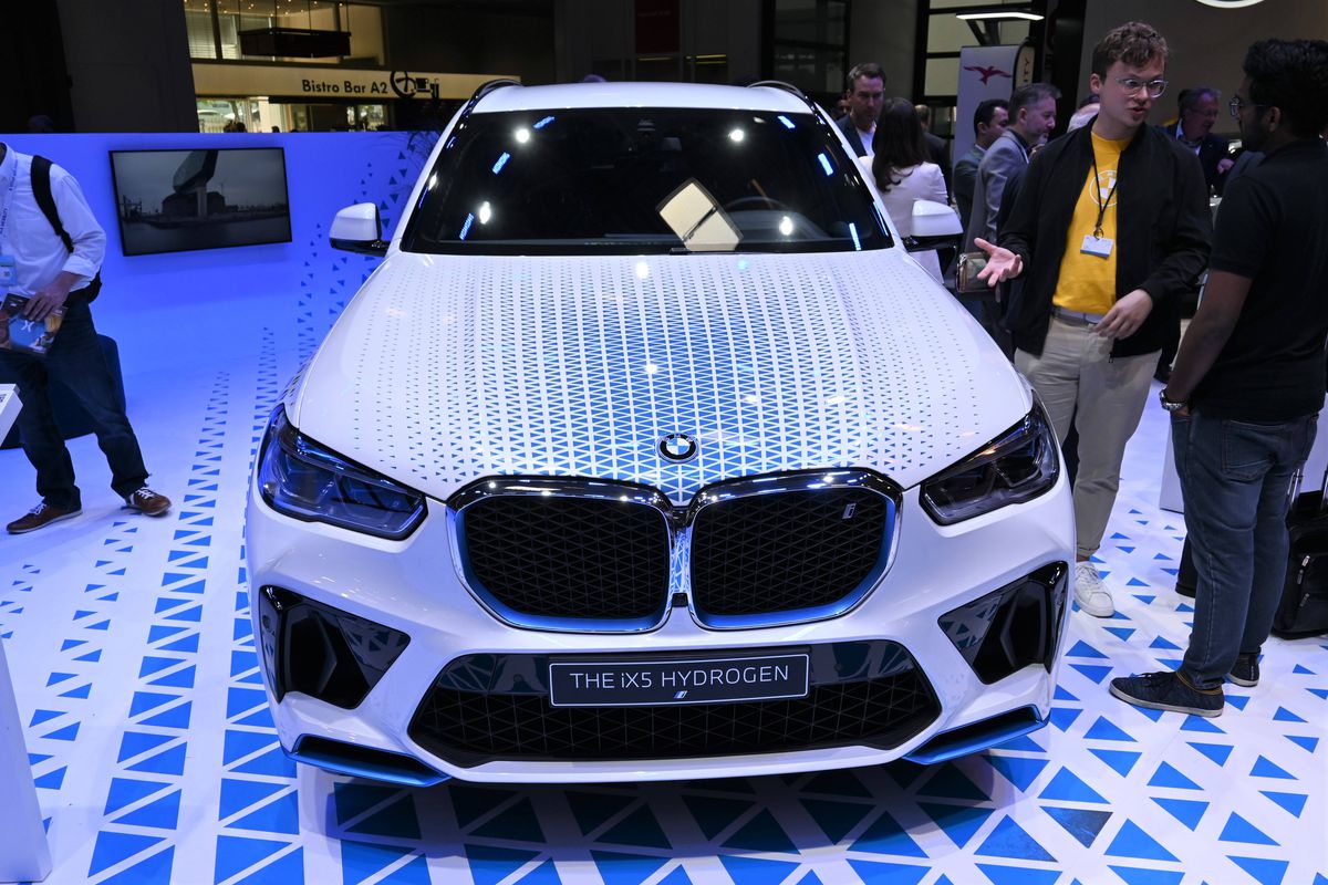 Jucătorii de la Real Madrid au primit BMW-uri de serviciu » Bellingham a ales modelul cel mai scump, cu 653 de cai putere