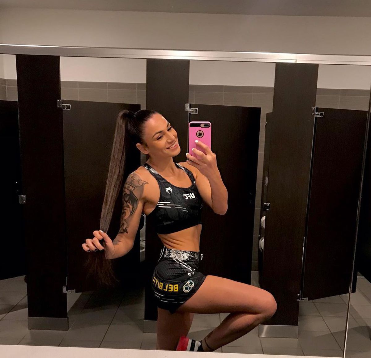 Luptătoarea româncă din UFC a spus „DA” » Cine e alesul