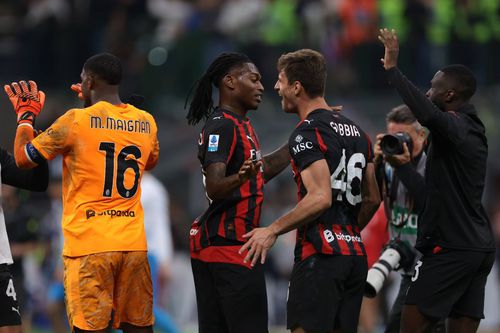 Mike Maignan (stânga) portarul lui AC Milan. Foto: Imago