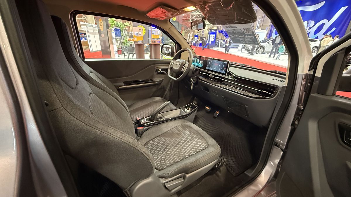 Atracție la Salonul Auto București 2025: CityZEN, micromașina cu suflet românesc care poate fi condusă de la 16 ani