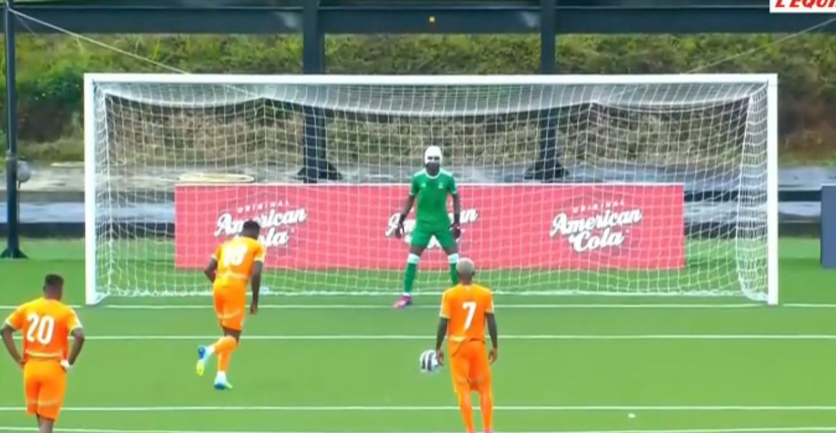 „Elefanții” au făcut scorul zilei în fotbalul internațional, într-un decor exotic: pod în spatele porții! Sunt la un meci de Campionatul Mondial