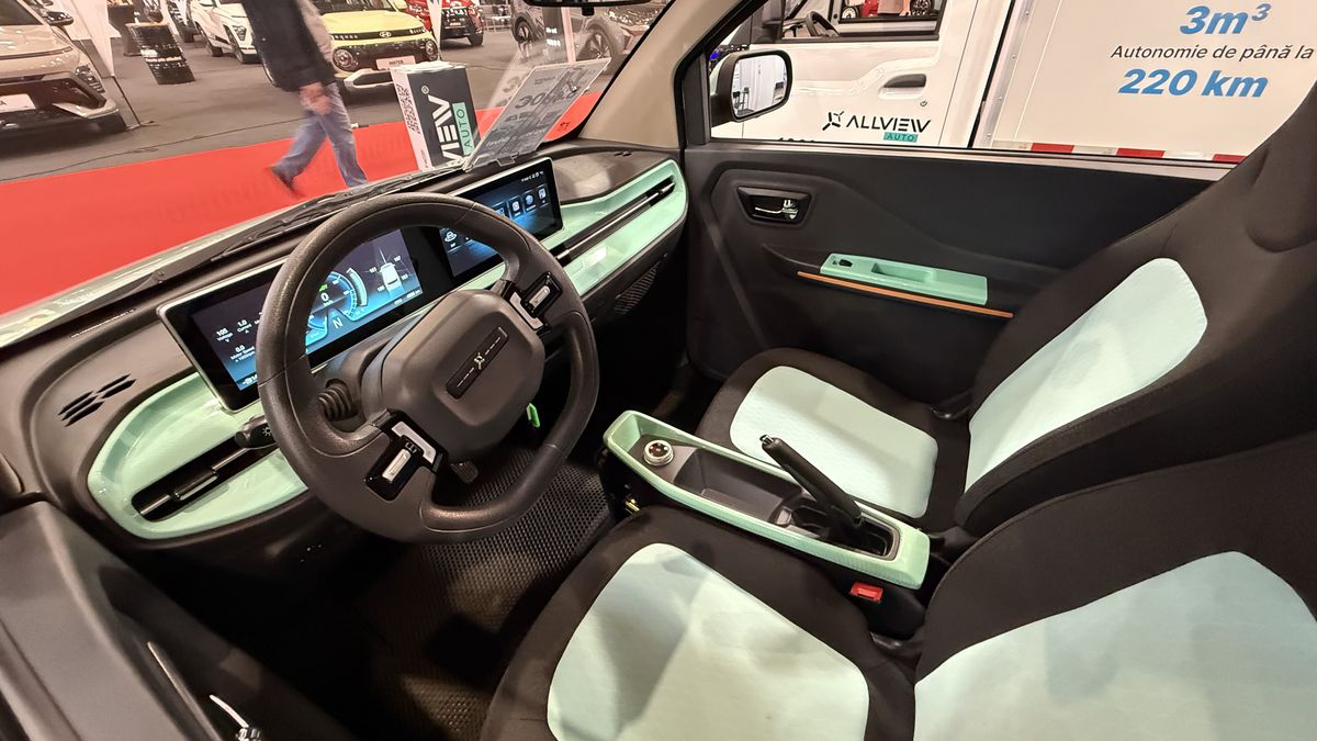 Atracție la Salonul Auto București 2025: CityZEN, micromașina cu suflet românesc care poate fi condusă de la 16 ani