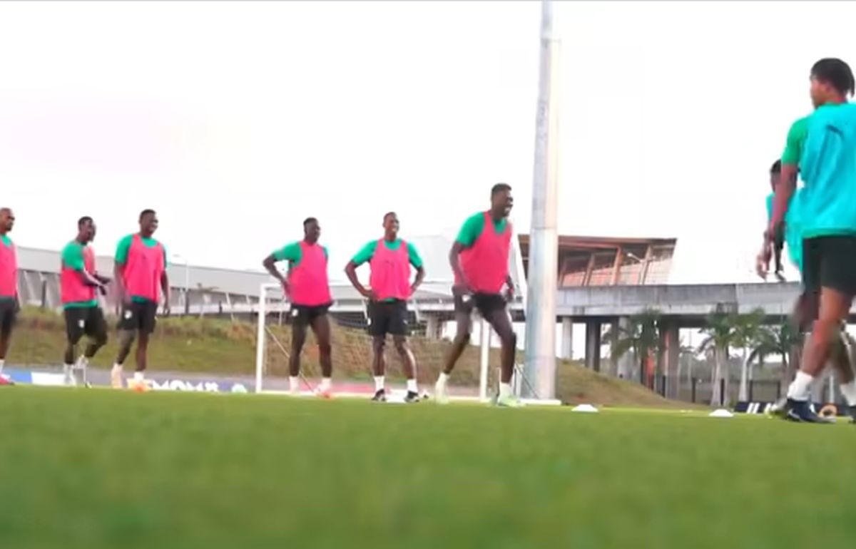 „Elefanții” au făcut scorul zilei în fotbalul internațional, într-un decor exotic: pod în spatele porții! Sunt la un meci de Campionatul Mondial