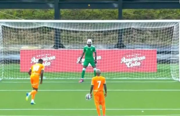 „Elefanții” au făcut scorul zilei în fotbalul internațional, într-un decor exotic: pod în spatele porții! Sunt la un meci de Campionatul Mondial