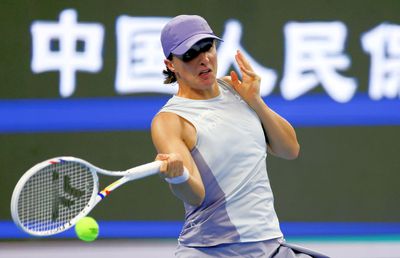 Surpriza sfârșitului de sezon în tenis! Iga Swiatek, învinsă 1-6, 2-6 la Wuhan Open
