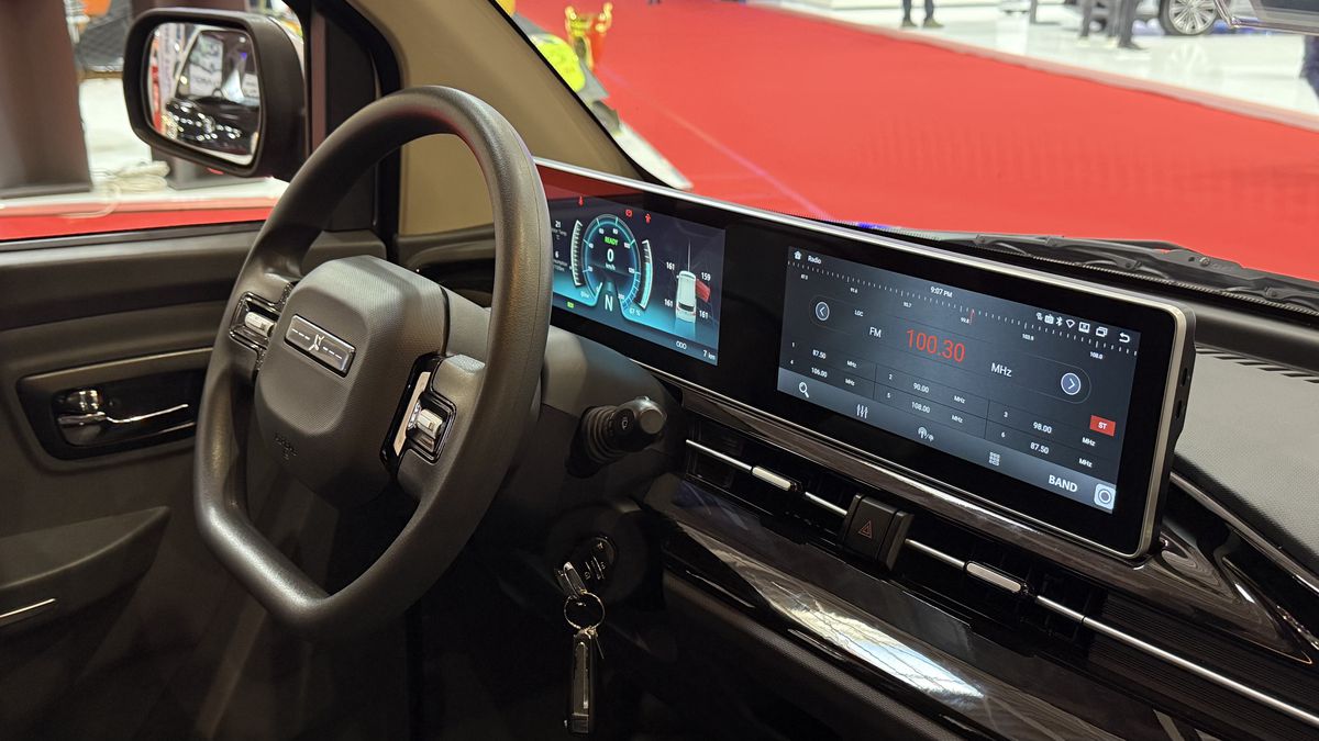 Atracție la Salonul Auto București 2025: CityZEN, micromașina cu suflet românesc care poate fi condusă de la 16 ani