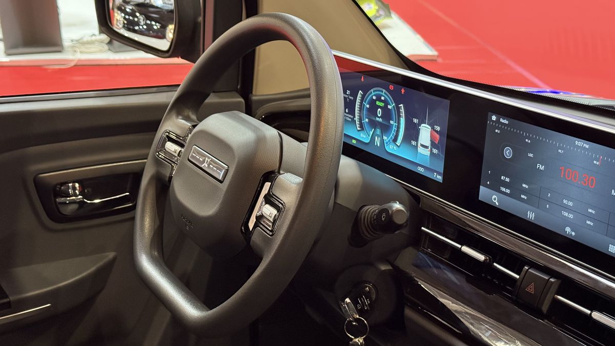 Atracție la Salonul Auto București 2025: CityZEN, micromașina cu suflet românesc care poate fi condusă de la 16 ani