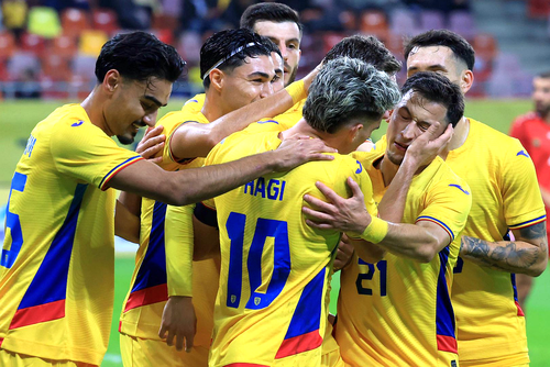 Lisav Eissat (centru) l-a impresionat pe Ilie Dumitrescu. Foto: Ionuț Iordache (GSP)