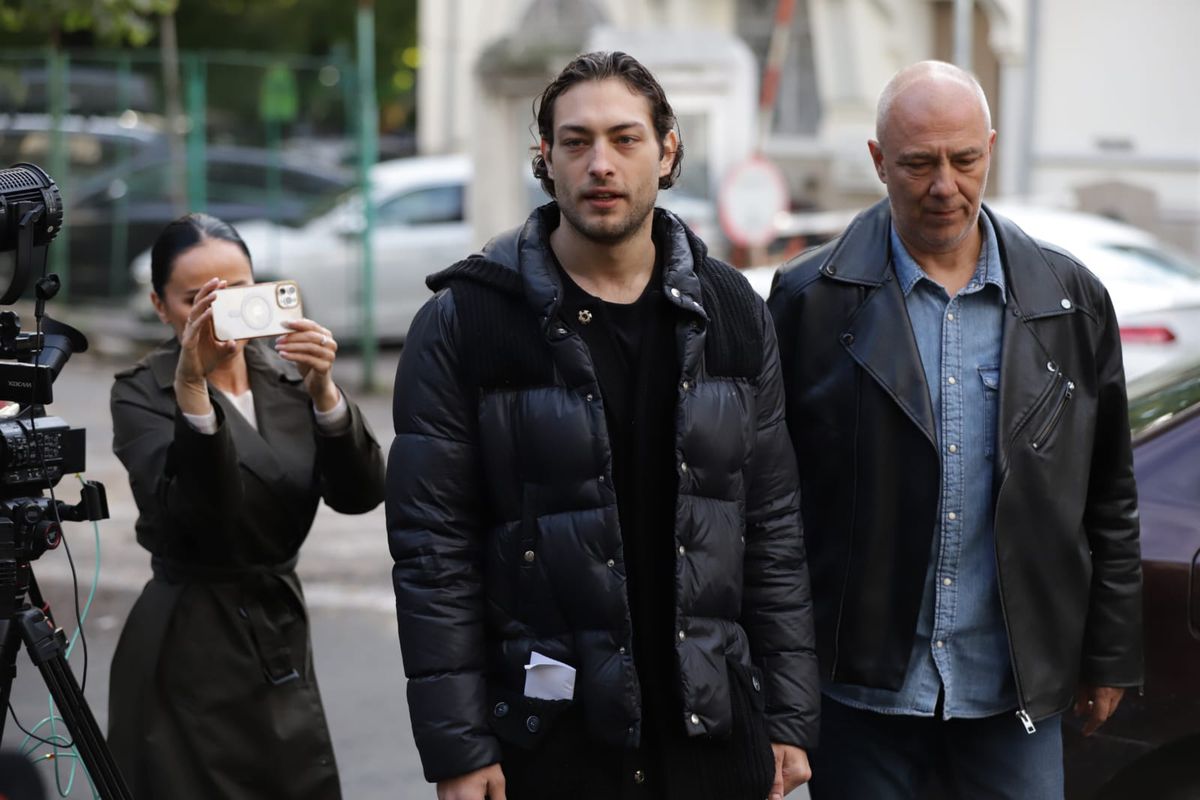 Toto Dumitrescu s-a prezentat la Judecătoria Sectorului 1: „Sunt victima consumului, opriți drogurile”