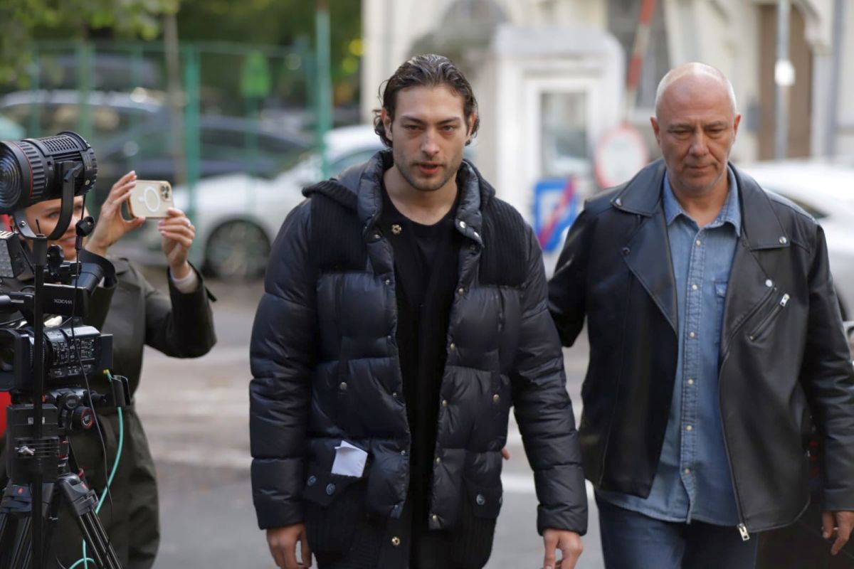 Toto Dumitrescu s-a prezentat la Judecătoria Sectorului 1: „Sunt victima consumului, opriți drogurile”