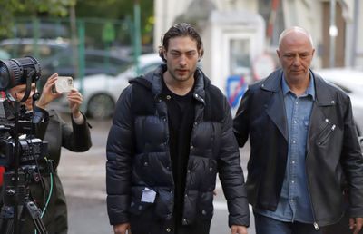 Toto Dumitrescu s-a prezentat la Judecătoria Sectorului 1: „Sunt victima consumului, opriți drogurile”