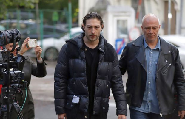 Toto Dumitrescu s-a prezentat la Judecătoria Sectorului 1: „Sunt victima consumului, opriți drogurile”