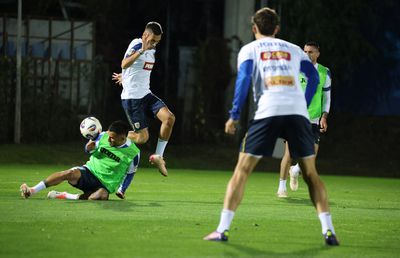 La nici 24 de ore de la România - Moldova, „tricolorii” au băgat materiale la antrenament! Imagini „la rupere”: două alunecări și un brânci