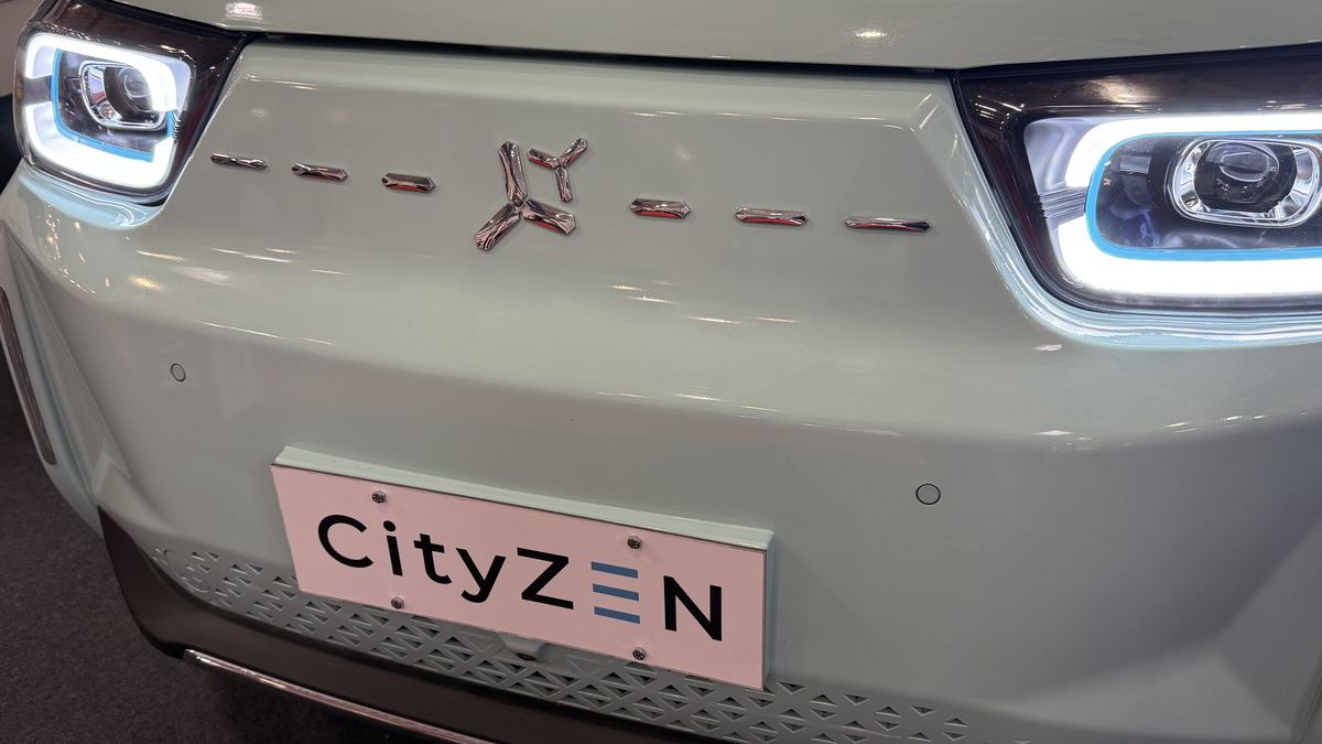 Atracție la Salonul Auto București 2025: CityZEN, micromașina cu suflet românesc care poate fi condusă de la 16 ani
