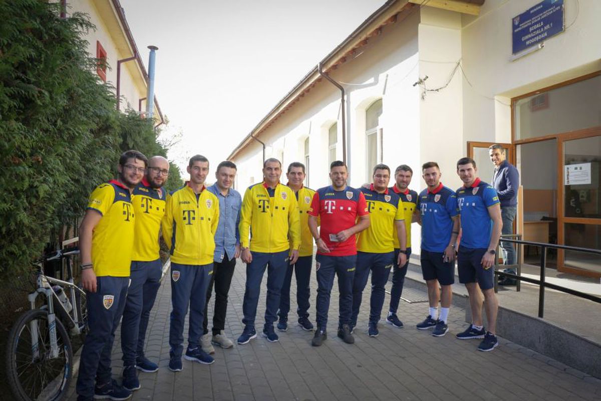 ALEGERI PREZIDENȚIALE 2019 // GALERIE FOTO Mobilizare la națională! Jucătorii și staff-ul României au fost împreună la vot