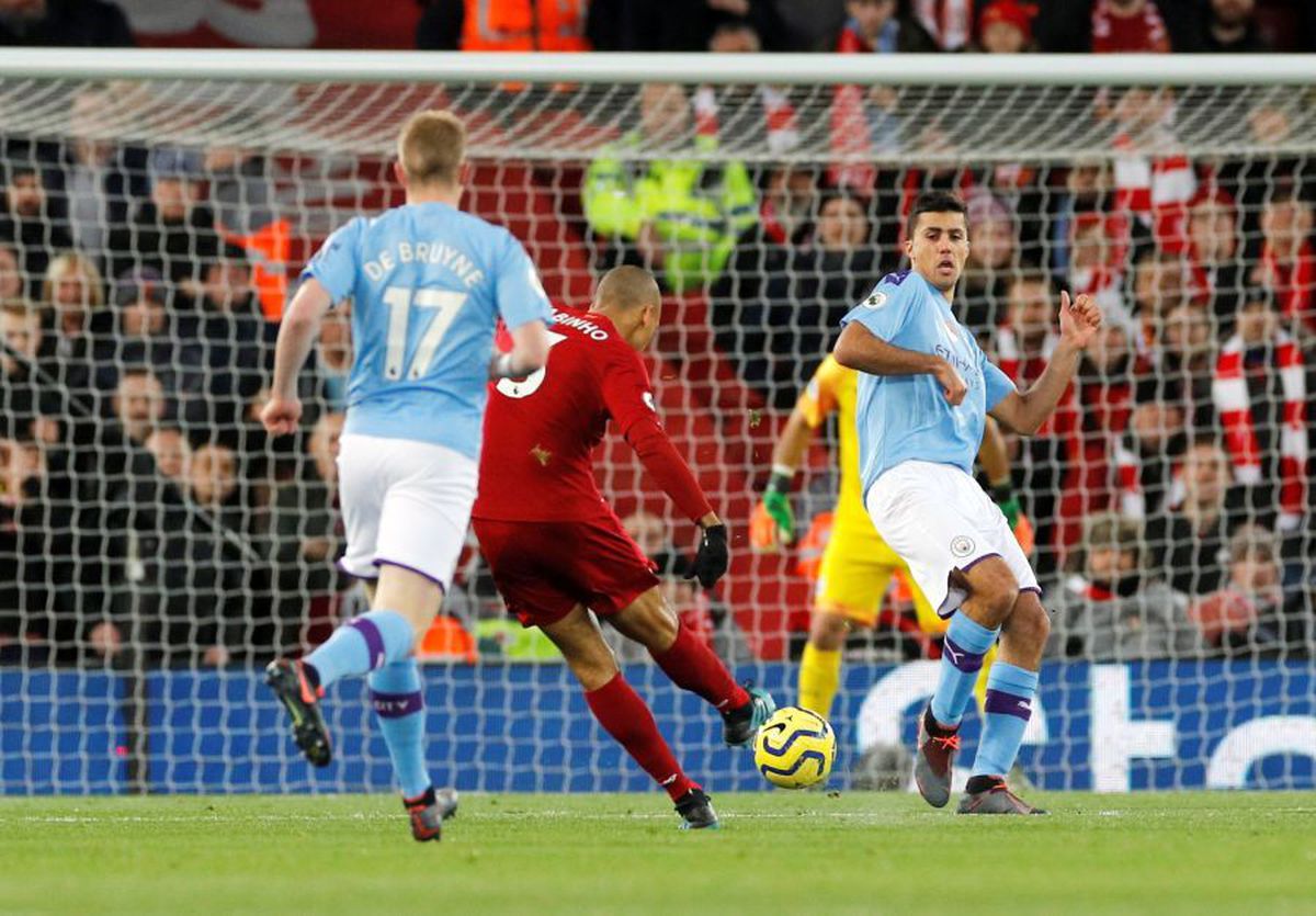 LIVERPOOL - MANCHESTER CITY 3-1 // FOTO + VIDEO Liverpool a spulberat-o pe City, 3-1 » „Cormoranii” au 9 puncte avans față de echipa lui Guardiola