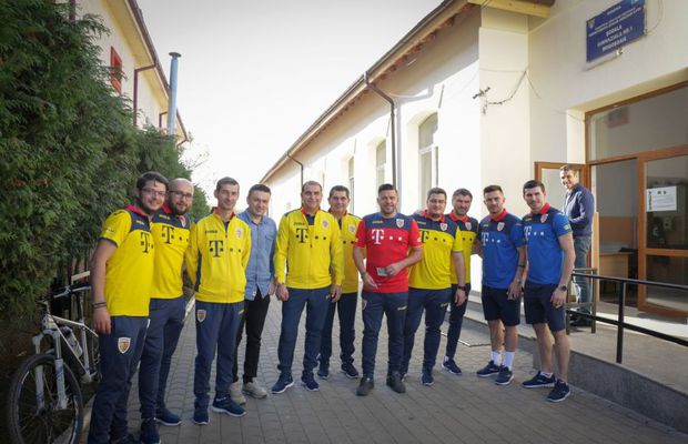 ALEGERI PREZIDENȚIALE 2019 // GALERIE FOTO Mobilizare la națională! Jucătorii și staff-ul României au fost împreună la vot