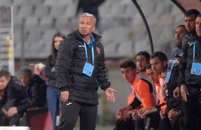 DINAMO - CFR CLUJ 0-0 // Dan Petrescu, exasperat de programul încărcat al campioanei: „Nici nu știu pe unde vom dormi”