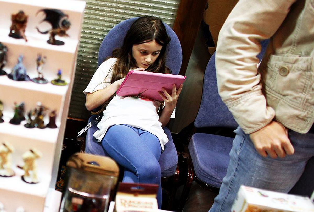 Reacția lui Ion Țiriac, după alarma dată de OMS: „Nu mai suntem oameni reali” » Ce au decis Bill Gates și Steve Jobs pentru copiii lor