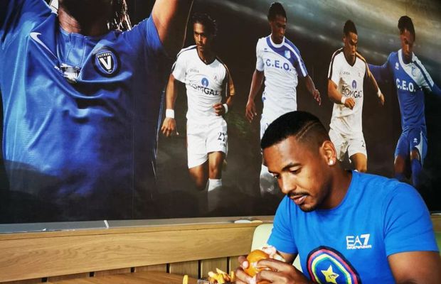 EXCLUSIV VIDEO Dezvăluiri incredibile făcute de Eric: „Îmi cunosc personal în jur de 20 de frați! Mai am, dar nu-i știu pe restul! Când eram mic jucam desculț, mâncam singur în tribună”